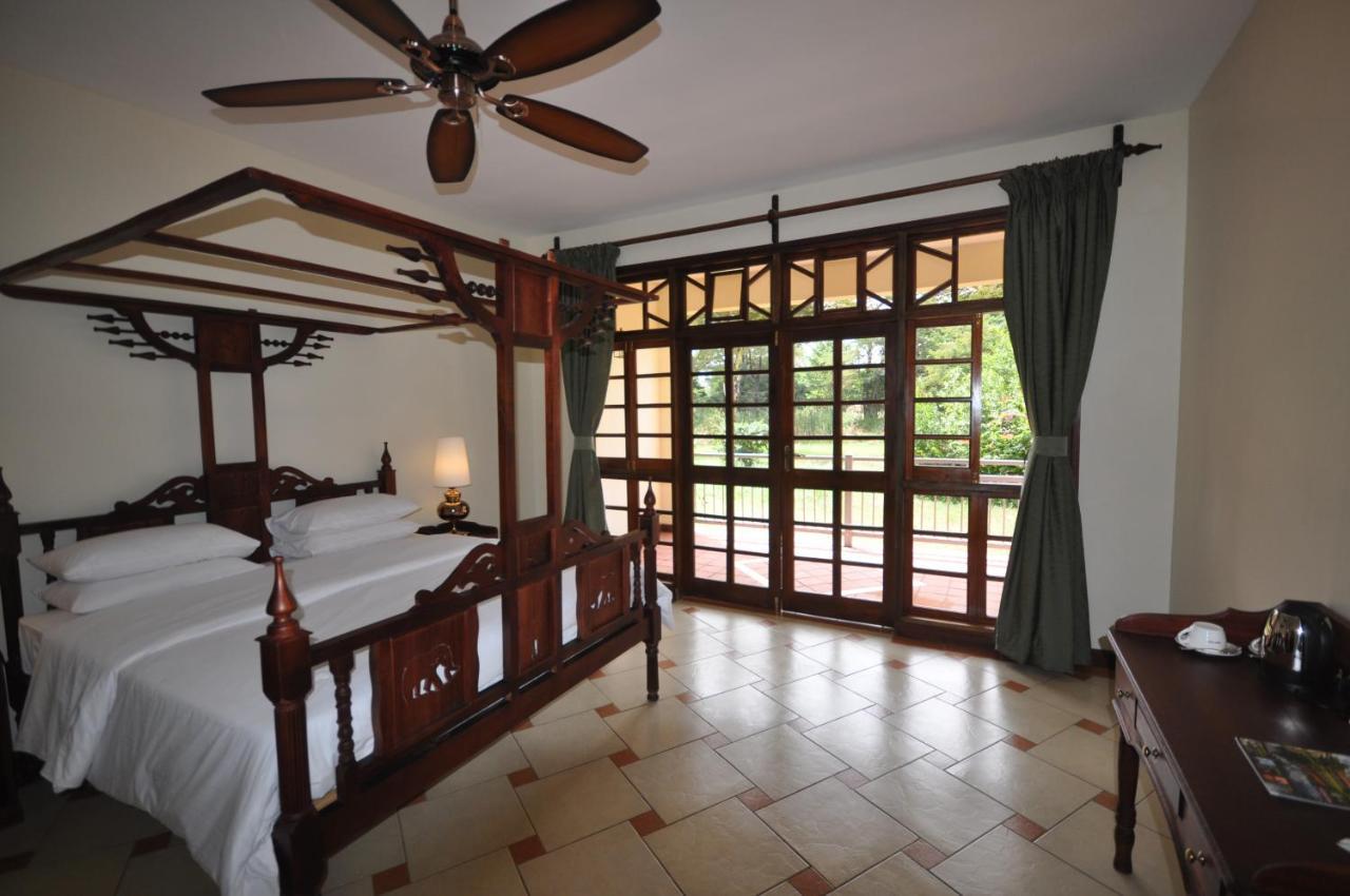 ฮันเตอร์ส ลอดจ์ Bed & Breakfast Twaandu ภายนอก รูปภาพ