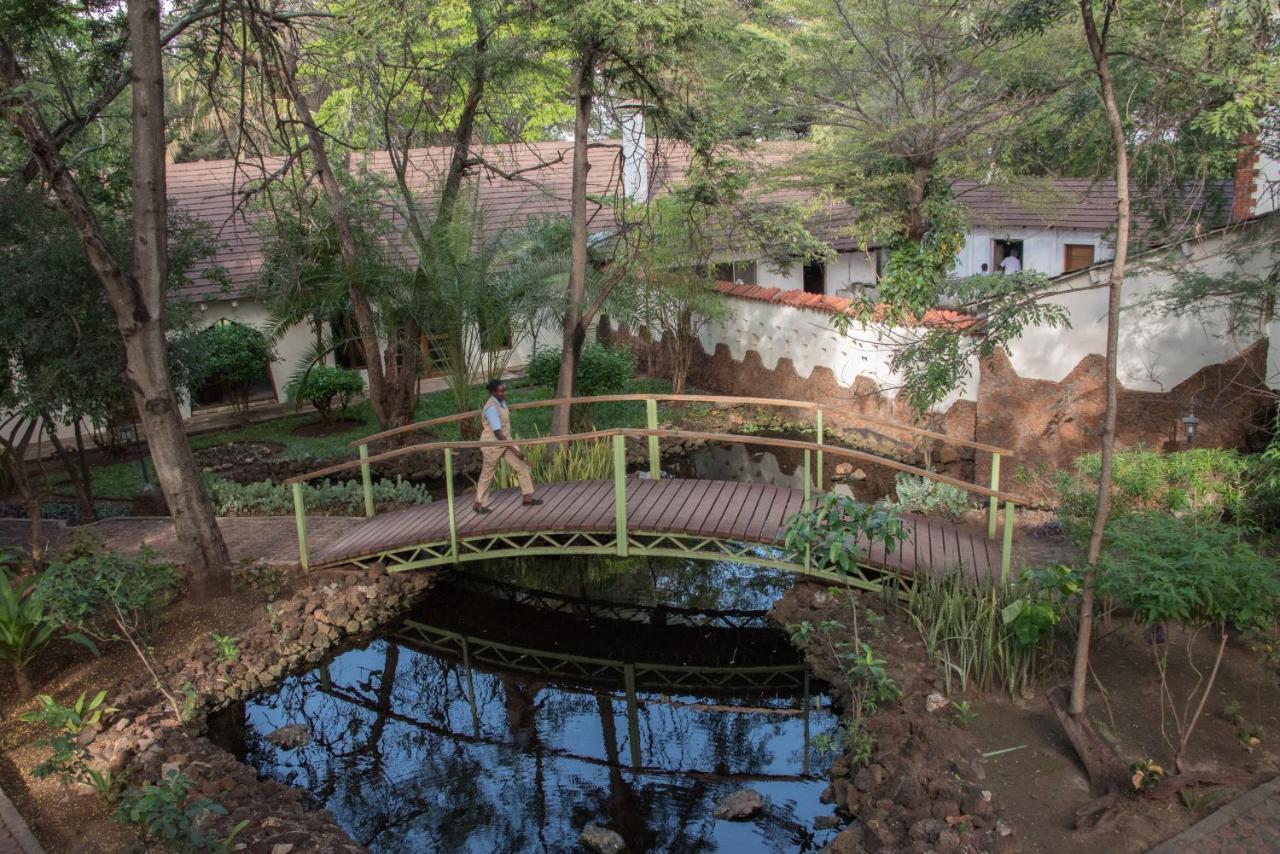 ฮันเตอร์ส ลอดจ์ Bed & Breakfast Twaandu ภายนอก รูปภาพ