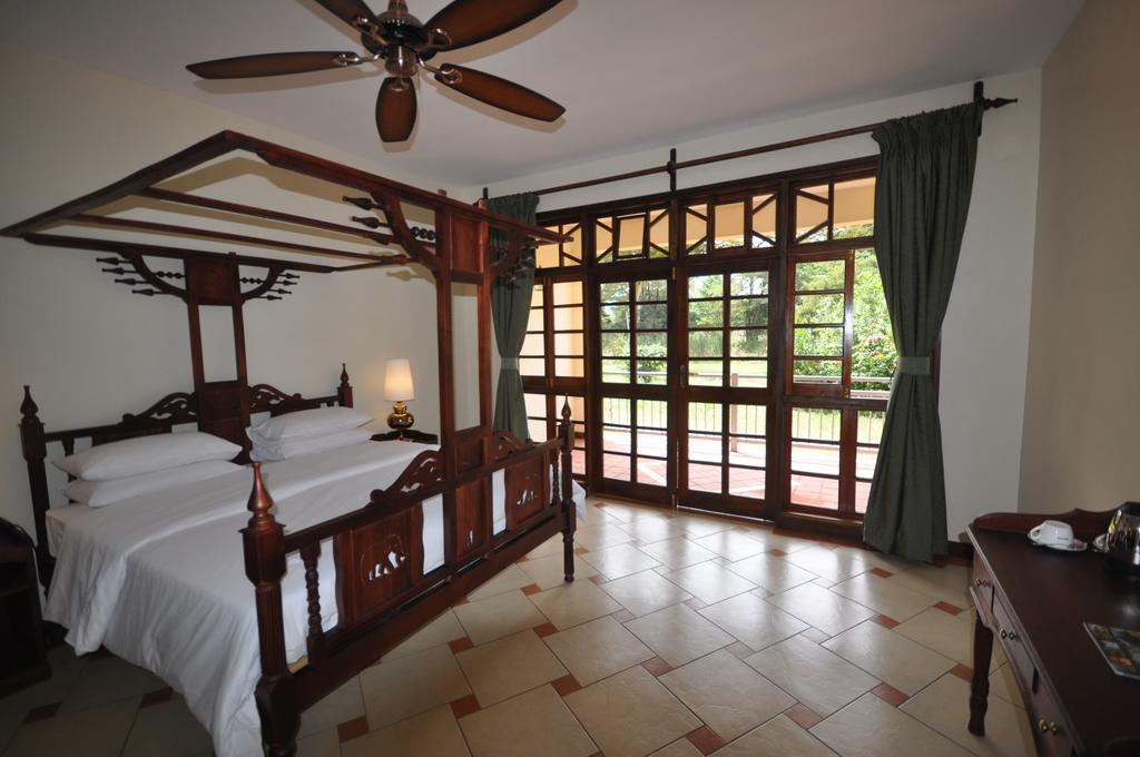 ฮันเตอร์ส ลอดจ์ Bed & Breakfast Twaandu ห้อง รูปภาพ