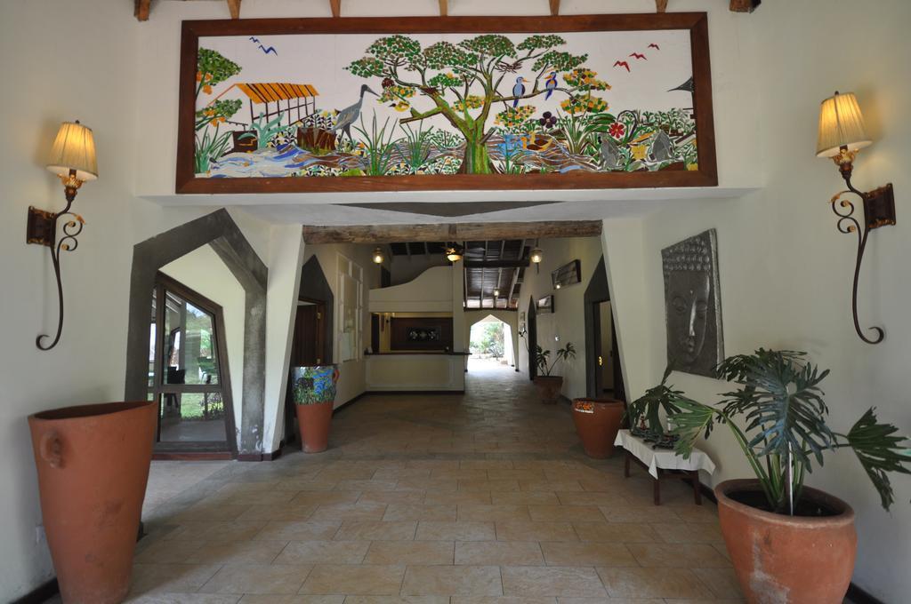 ฮันเตอร์ส ลอดจ์ Bed & Breakfast Twaandu ภายนอก รูปภาพ
