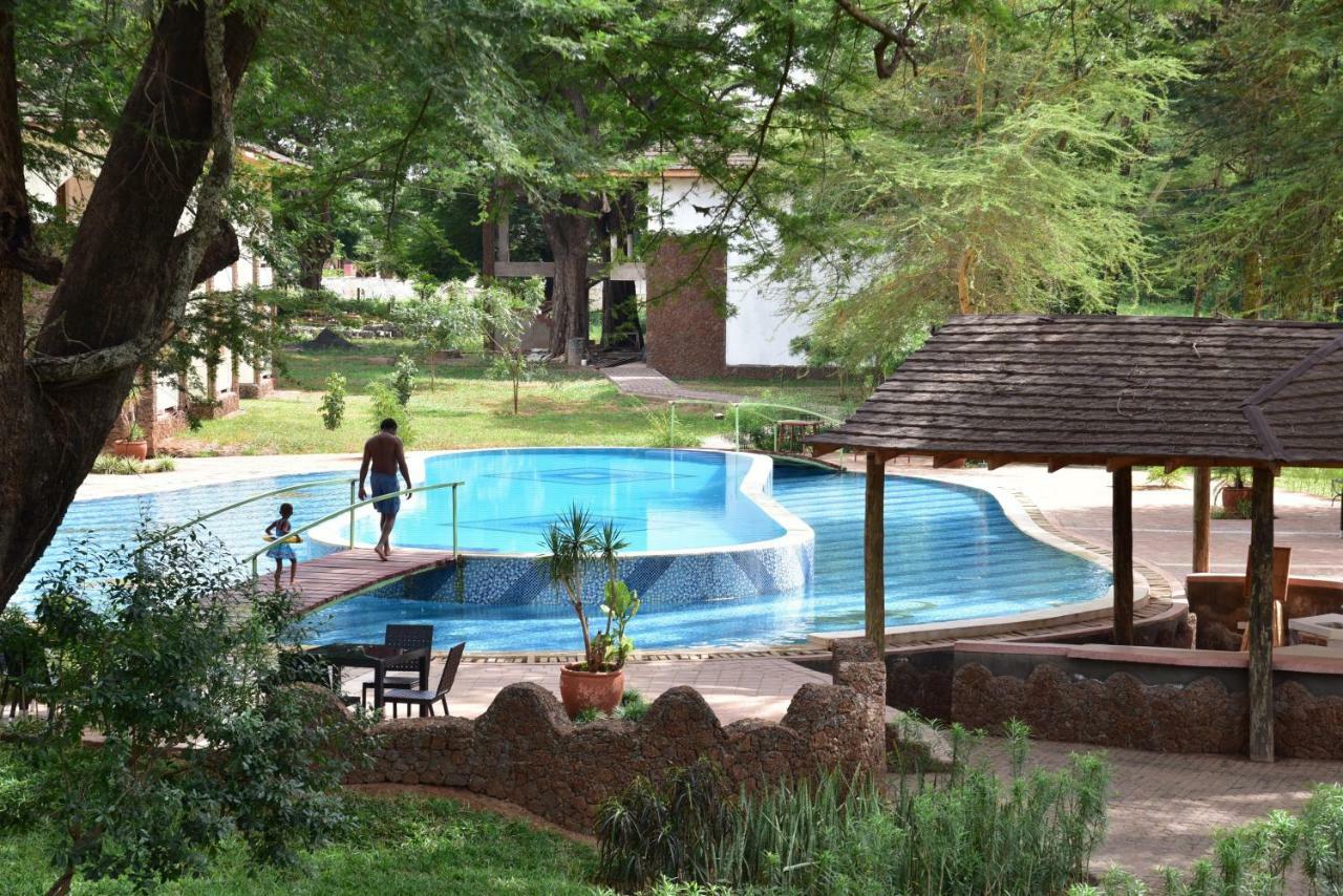 ฮันเตอร์ส ลอดจ์ Bed & Breakfast Twaandu ภายนอก รูปภาพ