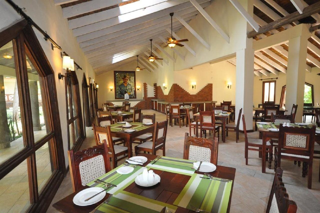 ฮันเตอร์ส ลอดจ์ Bed & Breakfast Twaandu ภายนอก รูปภาพ