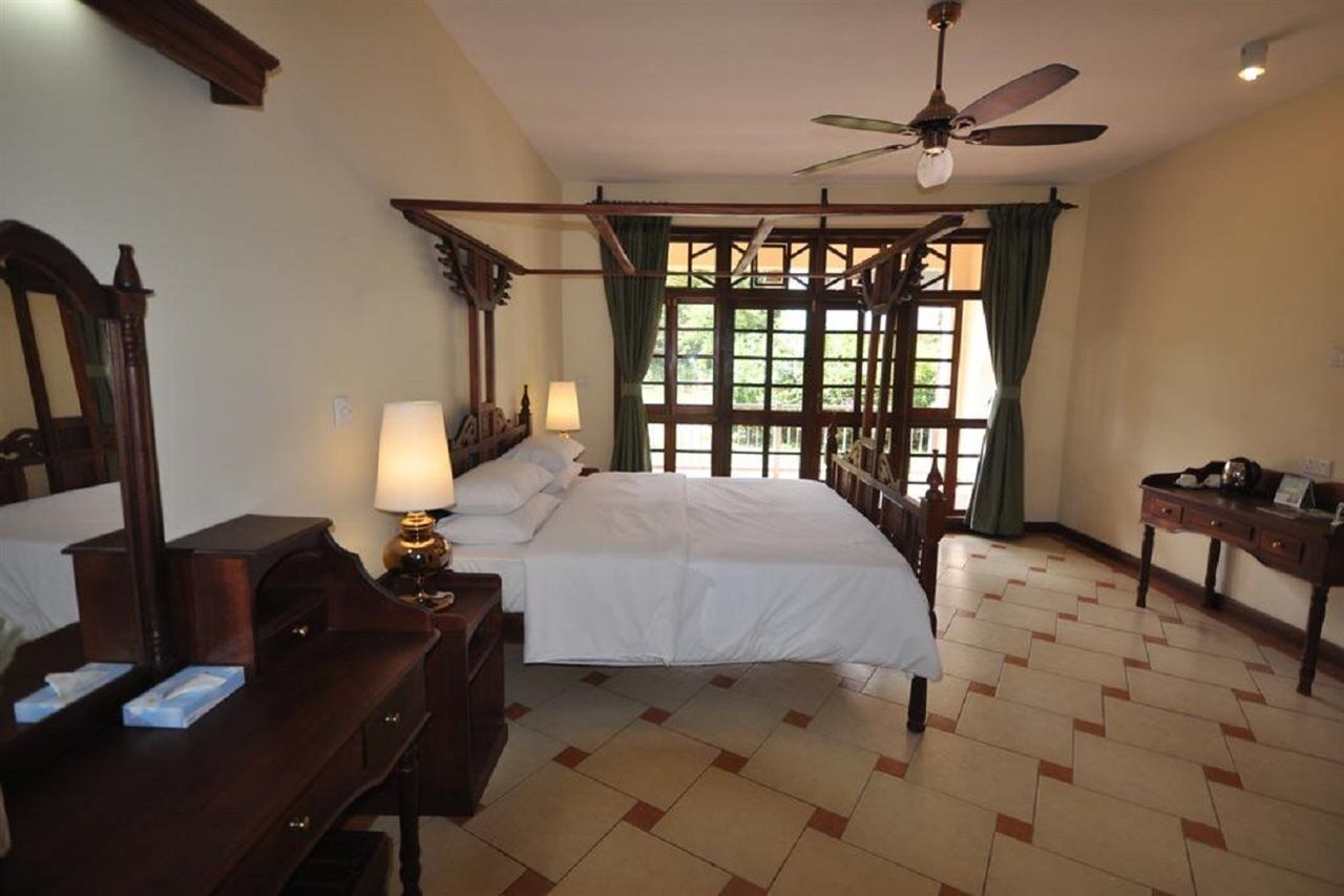 ฮันเตอร์ส ลอดจ์ Bed & Breakfast Twaandu ภายนอก รูปภาพ